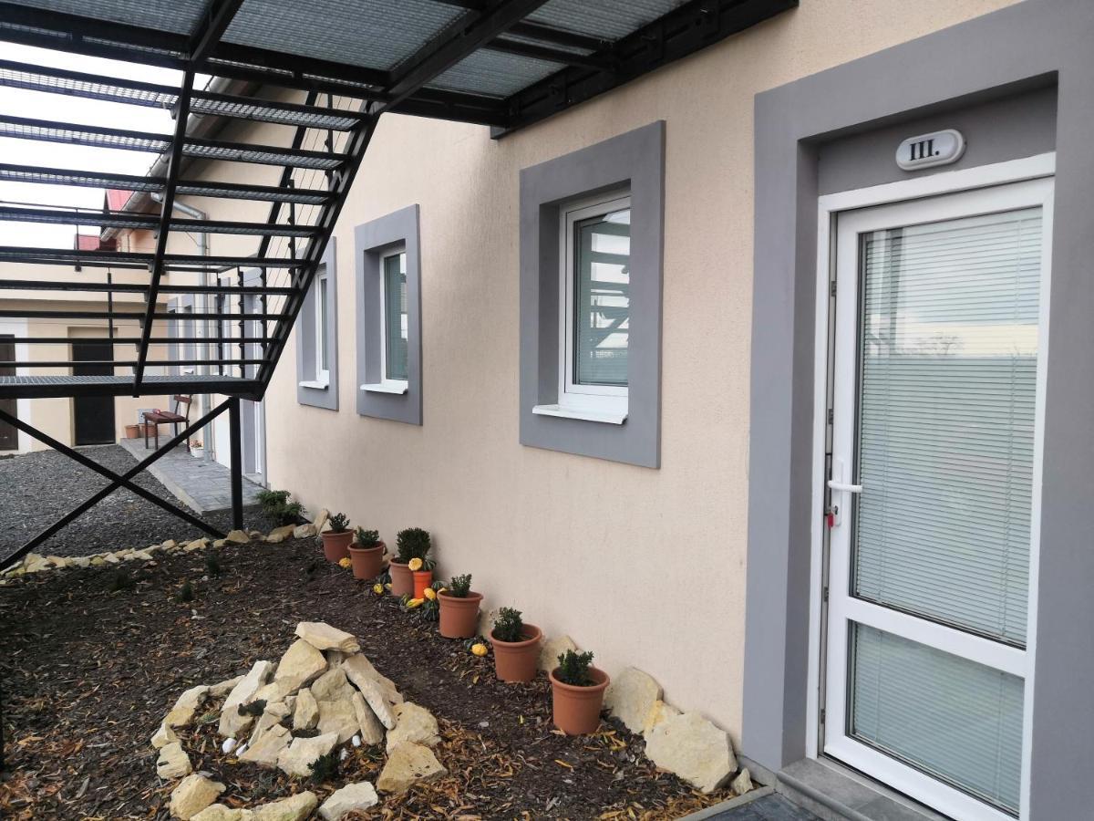 Vehlovice Apartments Mělník Kültér fotó
