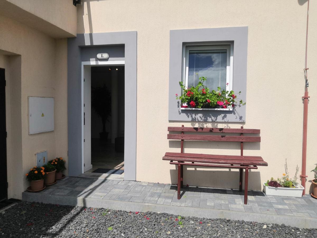 Vehlovice Apartments Mělník Kültér fotó