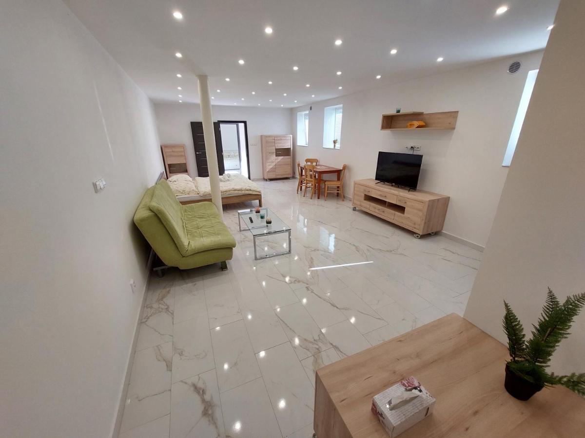 Vehlovice Apartments Mělník Kültér fotó