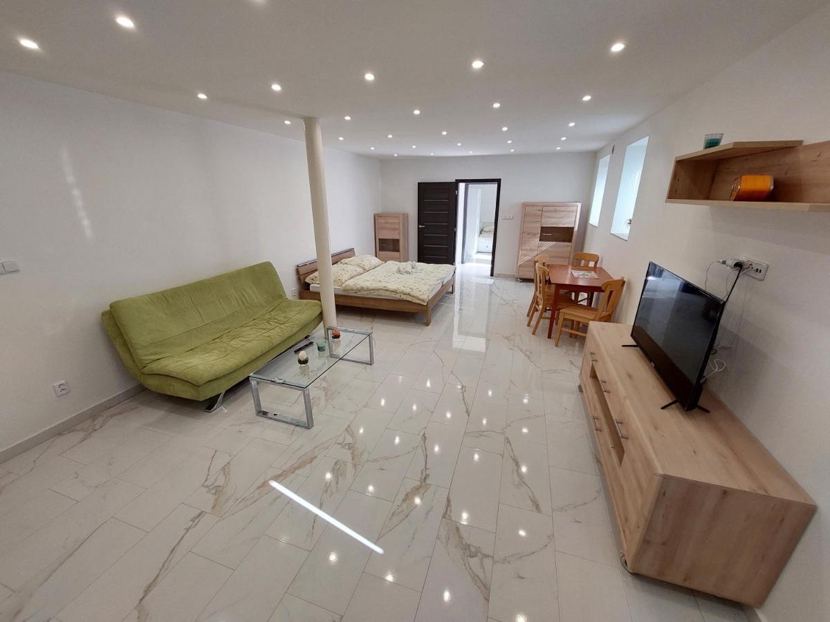 Vehlovice Apartments Mělník Kültér fotó