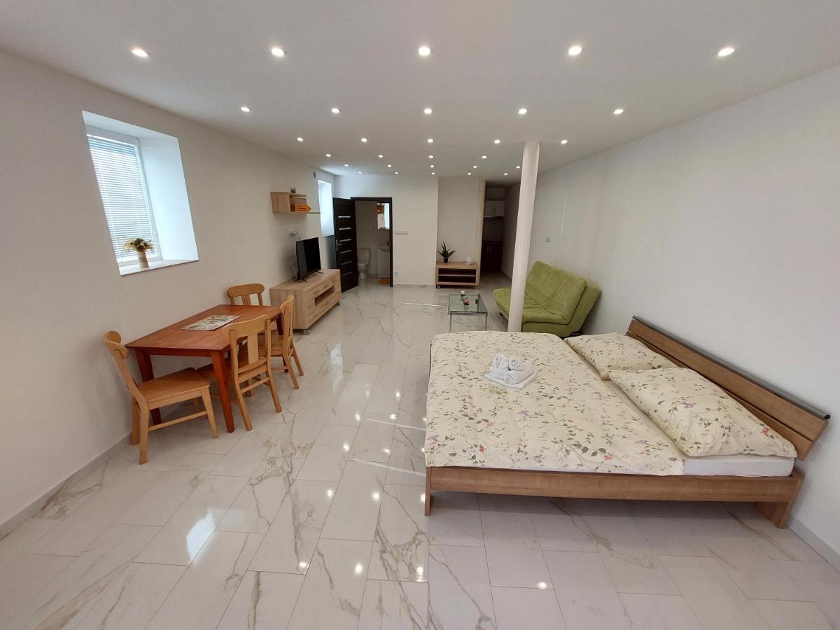 Vehlovice Apartments Mělník Kültér fotó